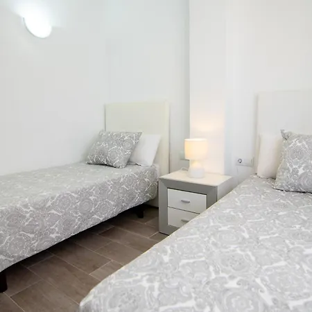 Apartment Rentafive Frente A Centro Comercial Reformado *