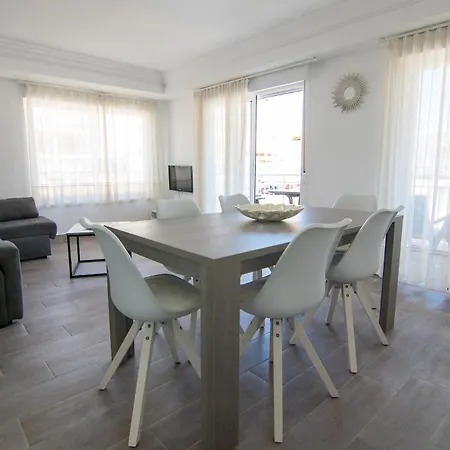 Apartment Rentafive Frente A Centro Comercial Reformado